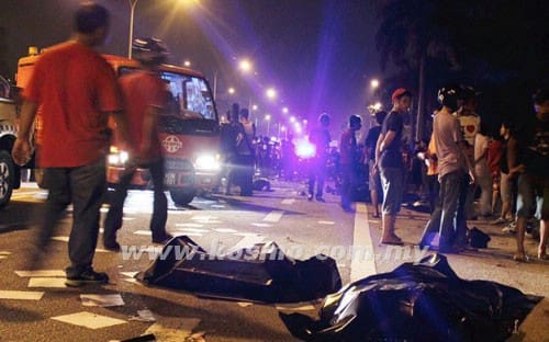 DUA daripada lima mayat mangsa yang terkorban dalam kemalangan membabitkan enam buah kenderaan di Shah Alam
