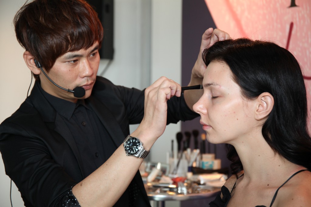 Makeup demo by Taki Chegne