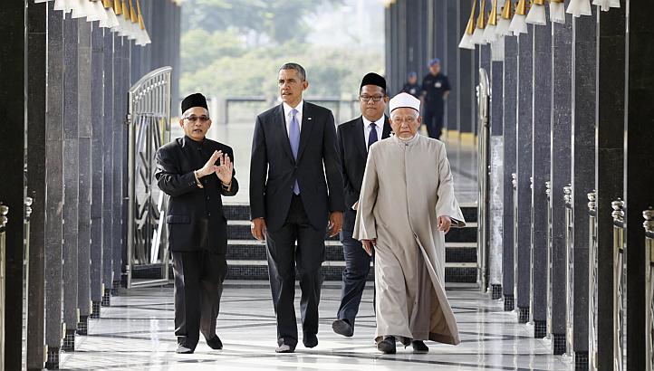 obama-in-mosque-malaysia