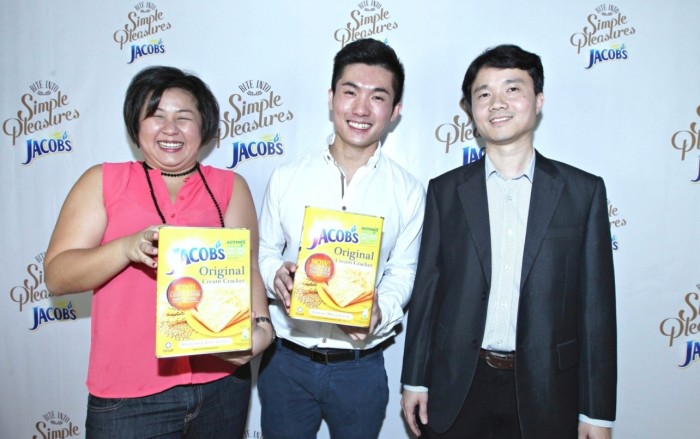 1. (From L-R) Kitti Chang, laughter coach_ Jaren Ong, Senior Brand Manager, Jacob's_ Dr. Vincent Wong, consultant psychiatrist