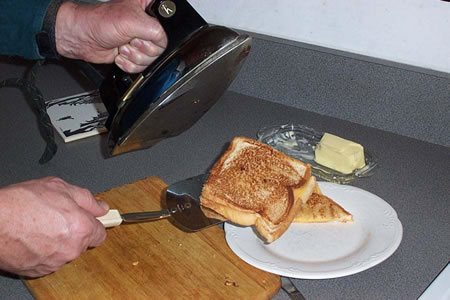 iron-toast