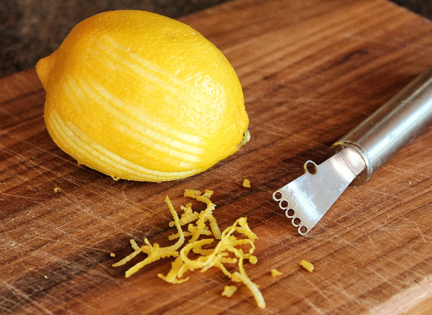 Рецепт цедры лимона. Цедра 1 лимона. Лимон целый. Лимонная кожура. Лимонная корка.