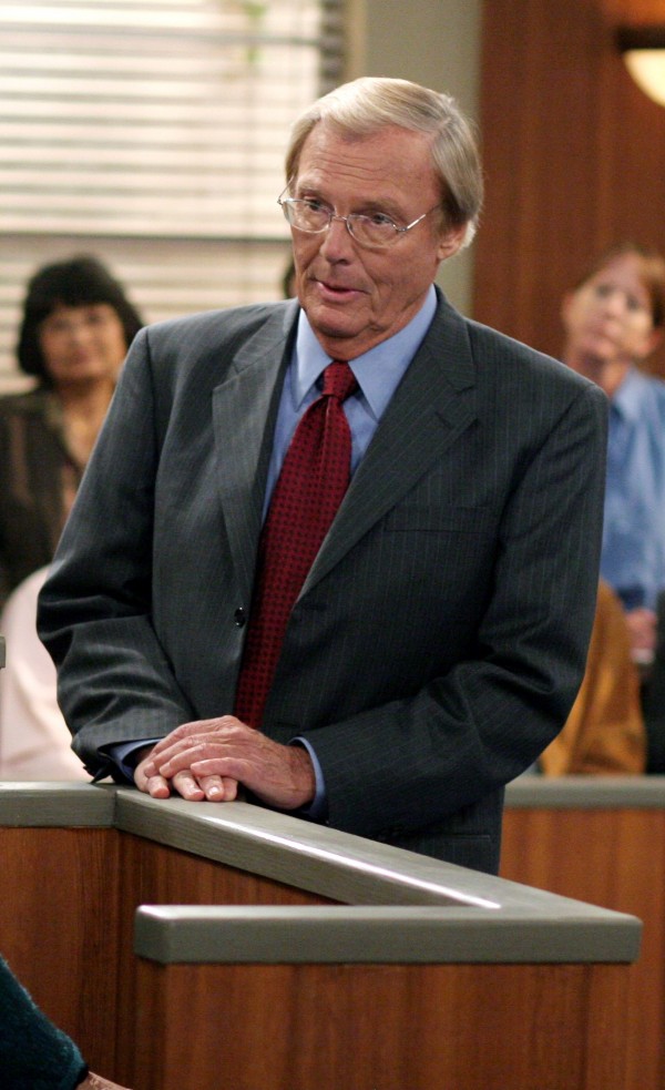 Kemunculan tetamu istimewa, Adam west dalam episod ke -200 siri sitcom The Big Bang Theory.