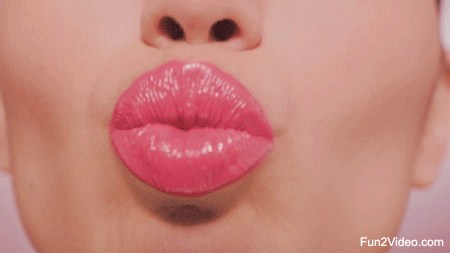 kissing-lips-animated-gif