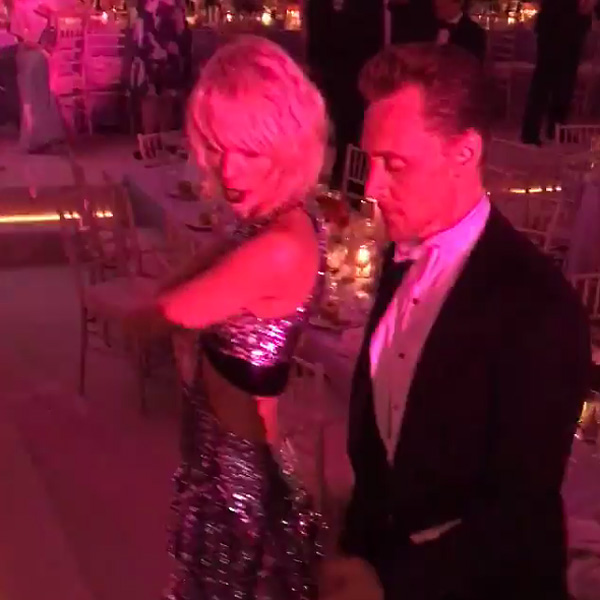 Gerak tari Taylor Swift dan Tom Hiddleston sempat dirakam ketika acara parti Met Gala di New York. Foto -Carlos Souza/instagram