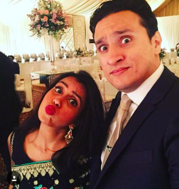Huma Mobin bersama suaminya, Arsalaan Sever Bhatt. Foto - Facebook Outside Girl