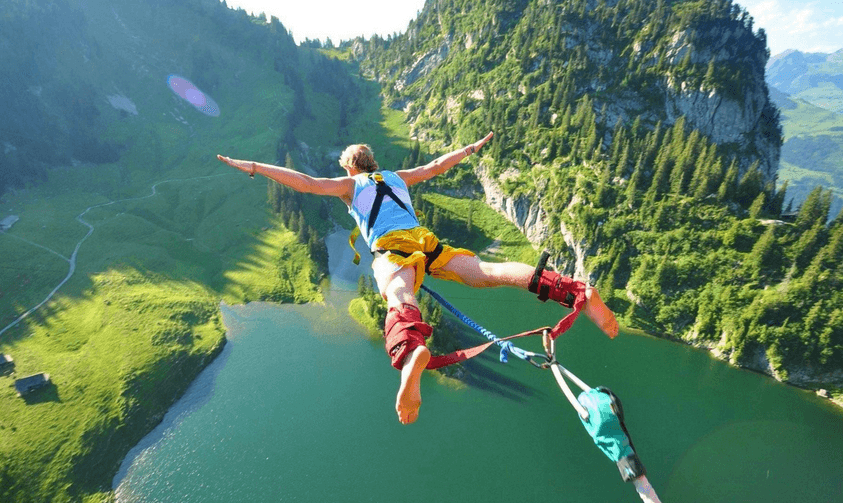 Aktiviti bungee jumping. Foto - google.com