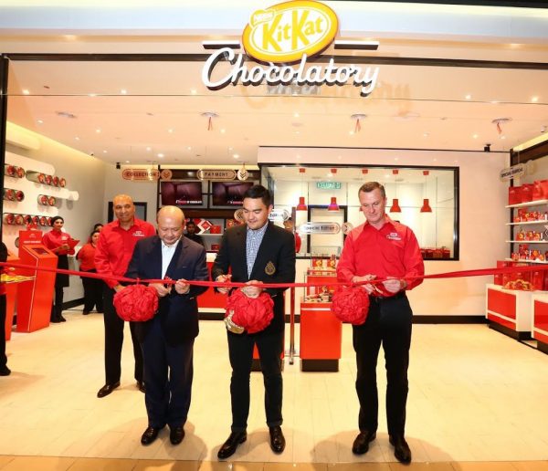 Duli Yang Teramat Mulia Raja Muda Selangor, Tengku Amir Shah ibni Sultan Sharafuddin Idris Shah Al-Haj telah dijemput untuk merasmikan kedai konsep KitKat “Chocolatory”. Foto - Arkib Wanista