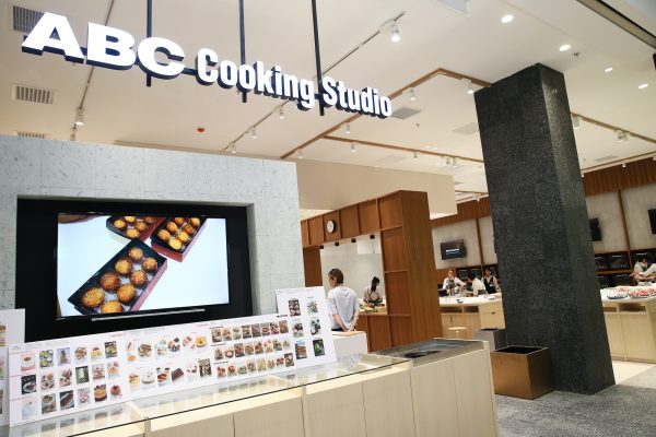Pintu masuk hadapan ABC Cooking Studio di Pavilion Elite, Kuala Lumpur. Foto -Arkib Wanista