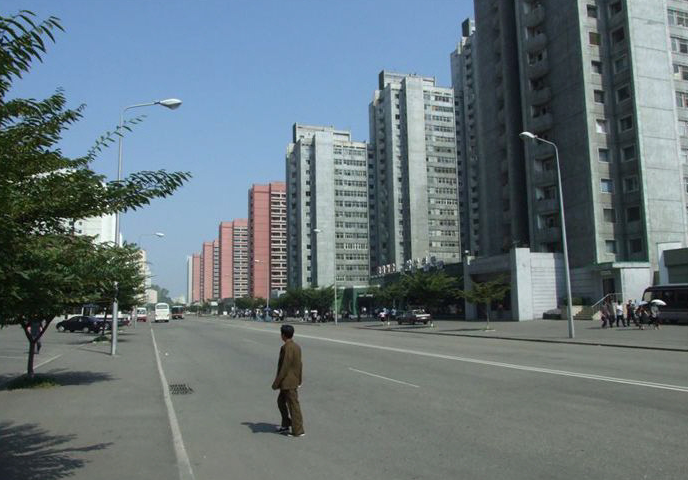 Jalan yang tenang di Pyongyang. Foto - New Focus International
