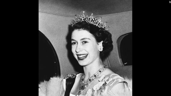 Wajah manis Ratu Elizabeth II ketika masih gadis. Sumber: AP