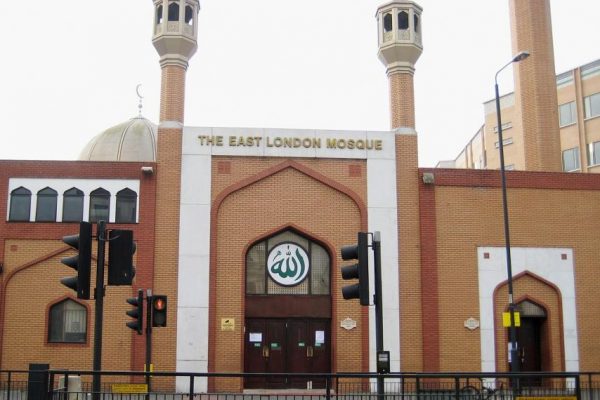 The East London Mosque adalah masjid yang terbesar di Britain. Sumber: newsweek.com